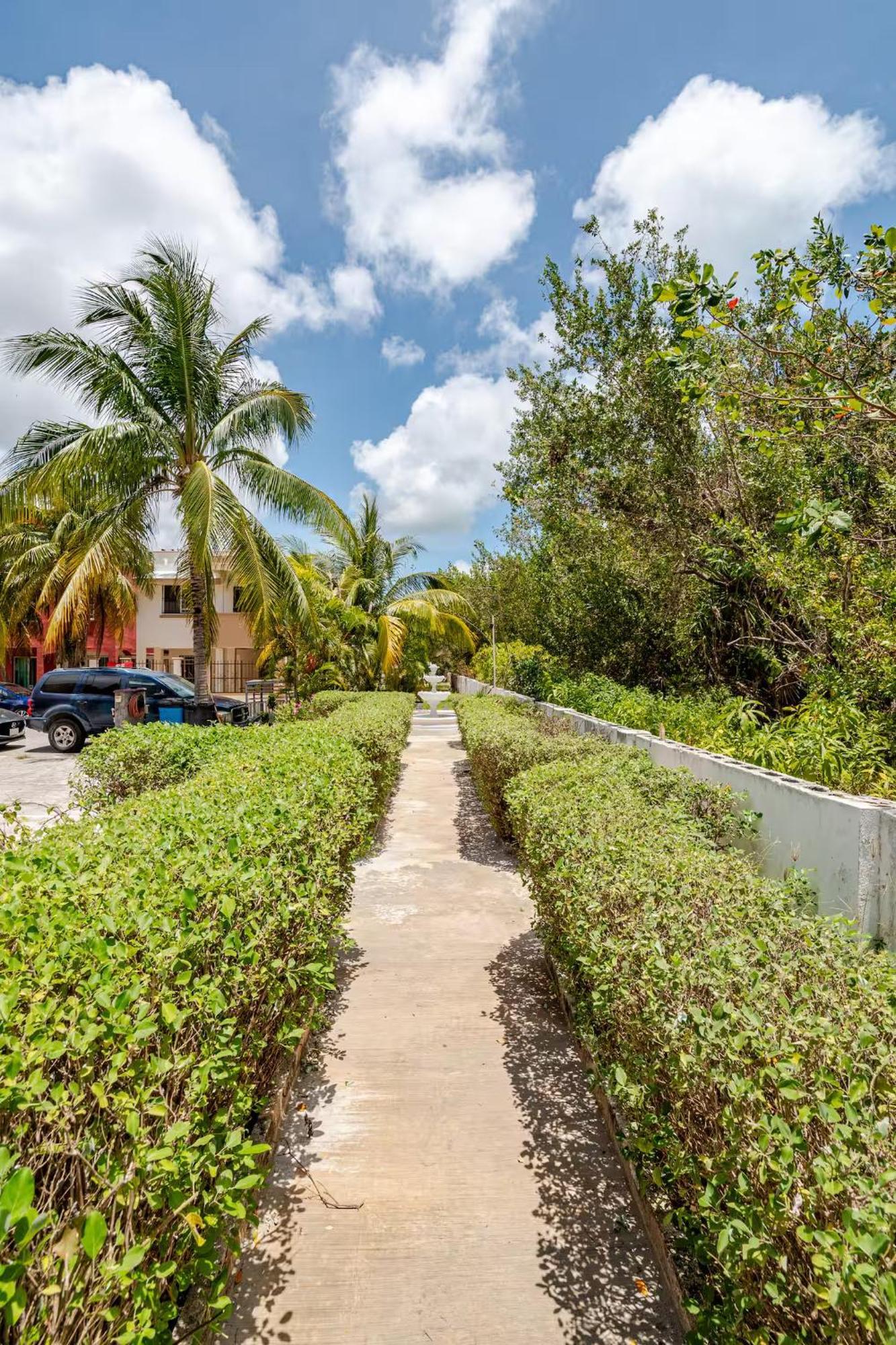 Caribbean In Private Area Guest house *